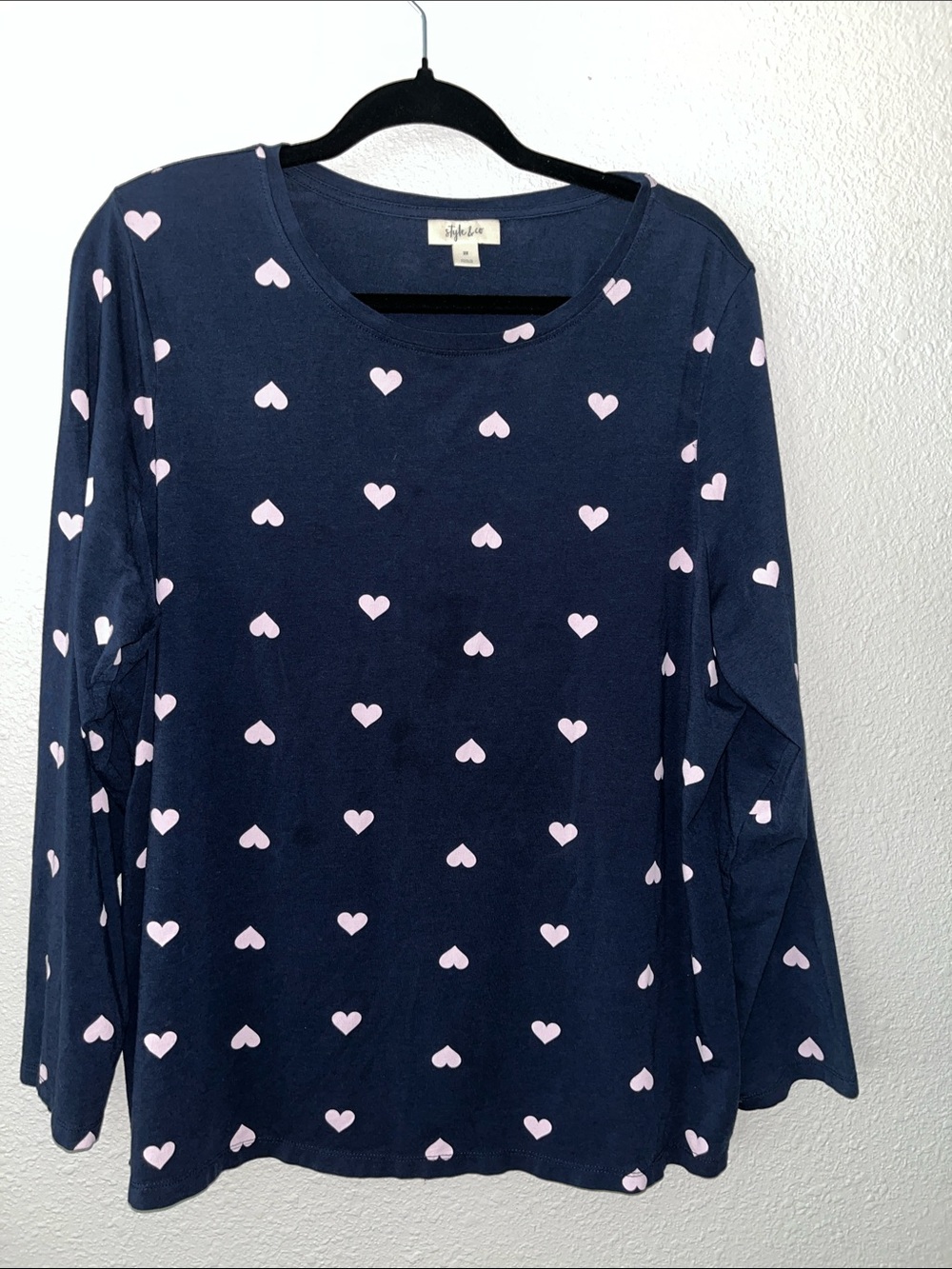 Style & Co. Navy Long-Sleeve Top with  Heart Print
Cotton Blend
Sz  2X